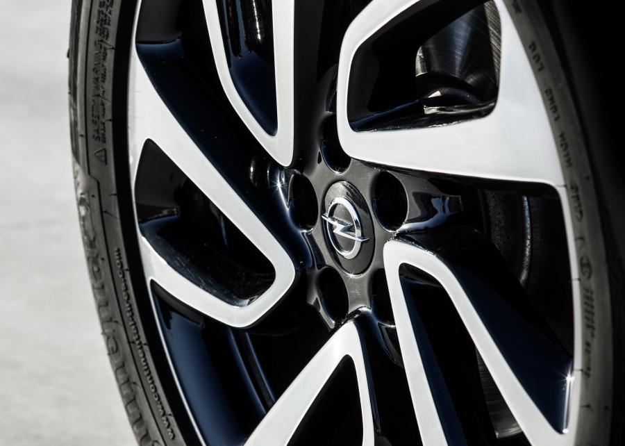 Колеса Opel Grandland X Turbo D Ultimate 2018 года  (фото 27 из 39)